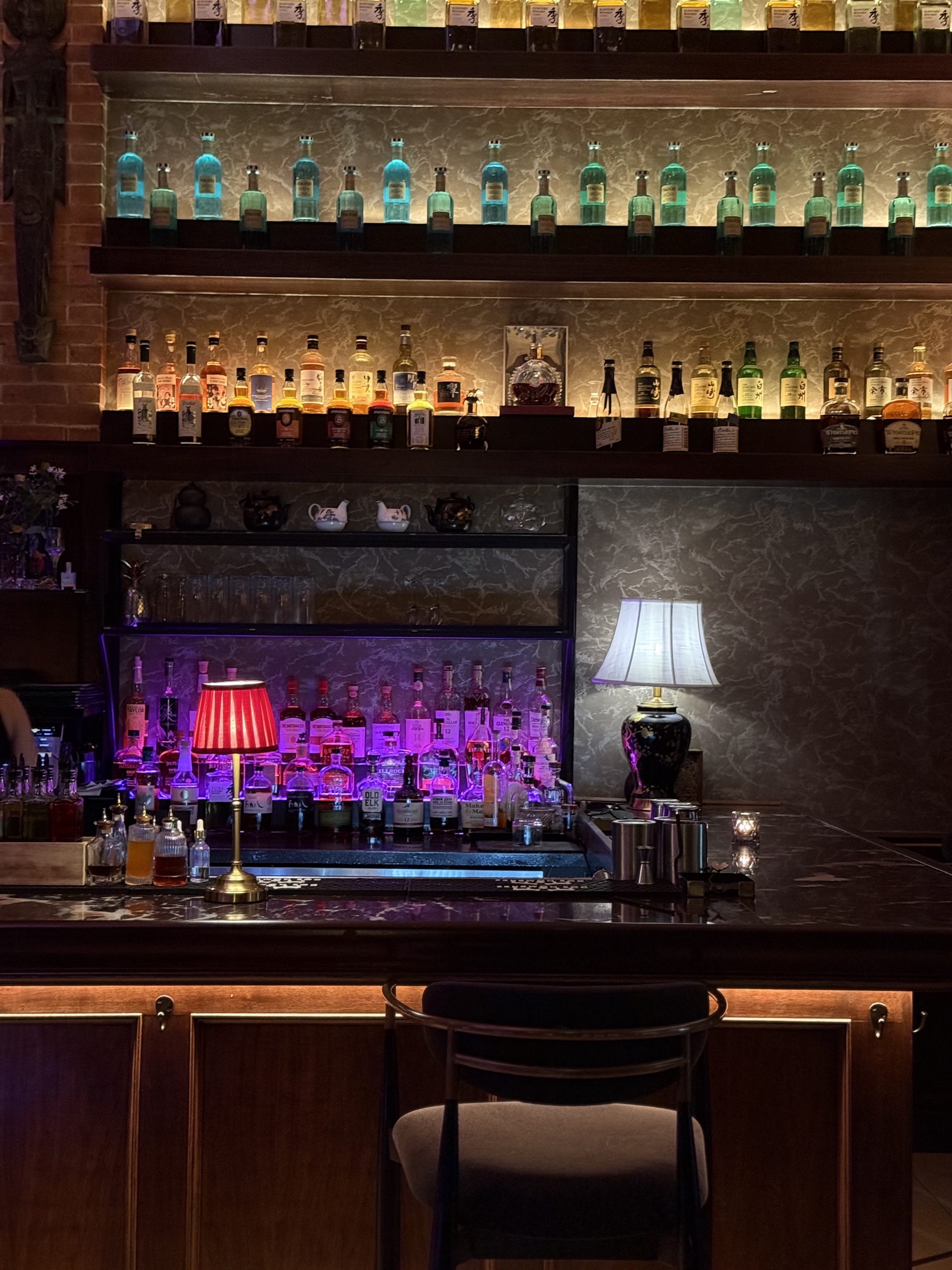 Bar and dining room at Mōli Greenwich